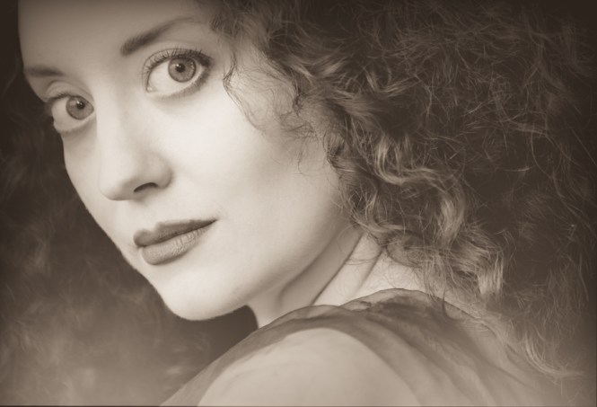 ella24-70ml-181-Edit-2bible